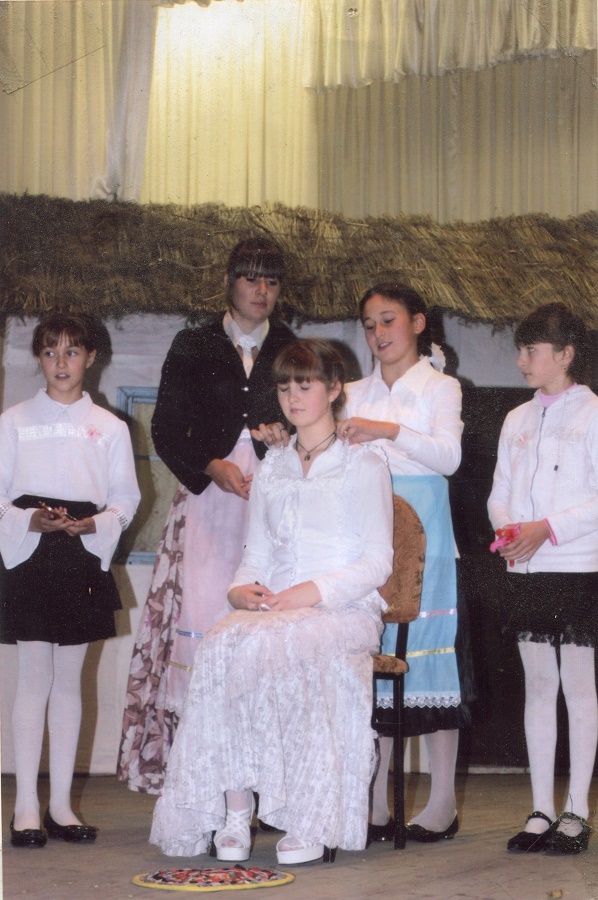 Сценический вариант обряда повивания невесты у чехов х. Мамацев